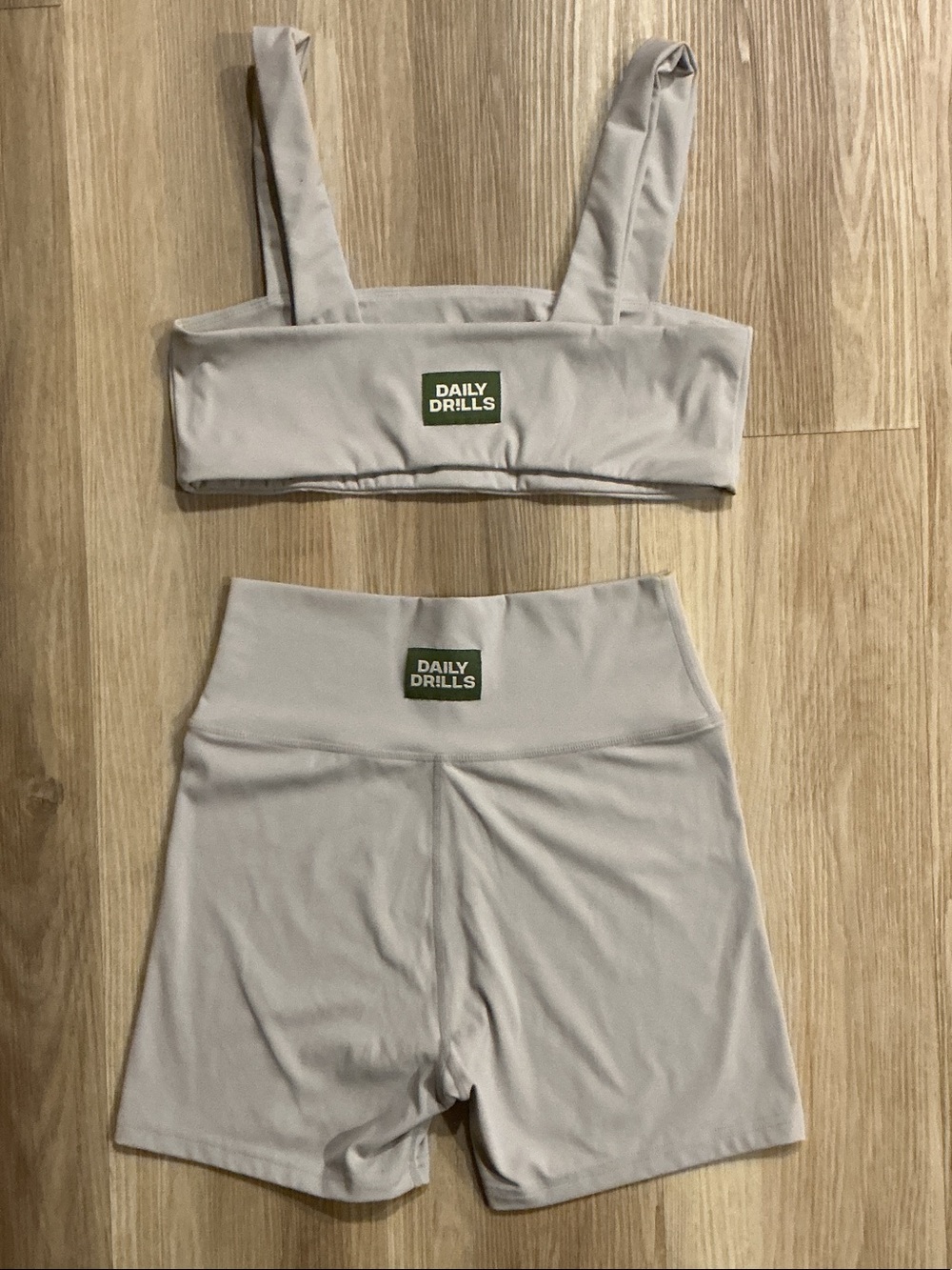 DAILY DRILLS Light Gray Set, Size Medium. Like new!
